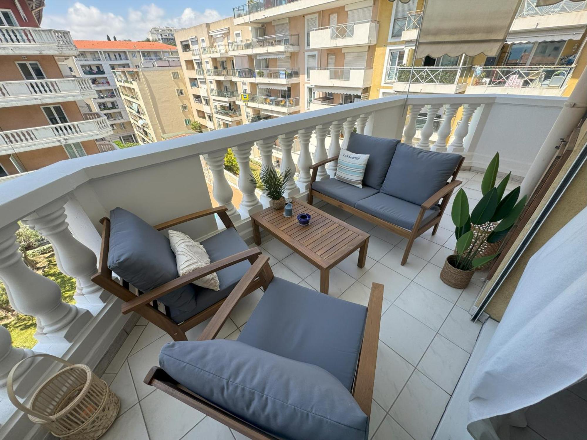 Elegant With Sea View And Swimming Pool * Nice