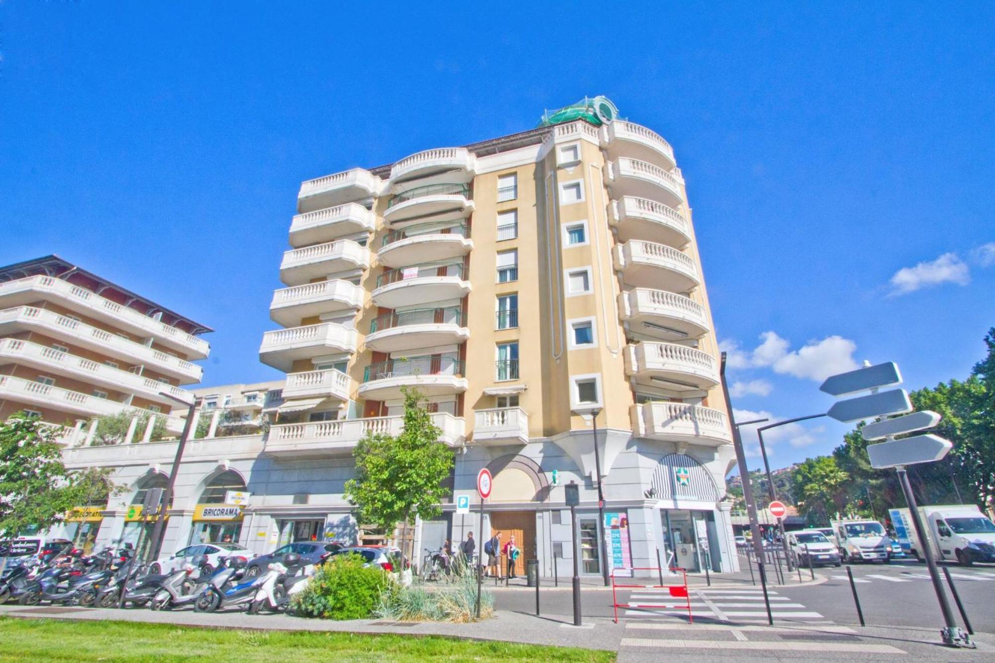 Appartement Elegant With Sea View And Swimming Pool Nice