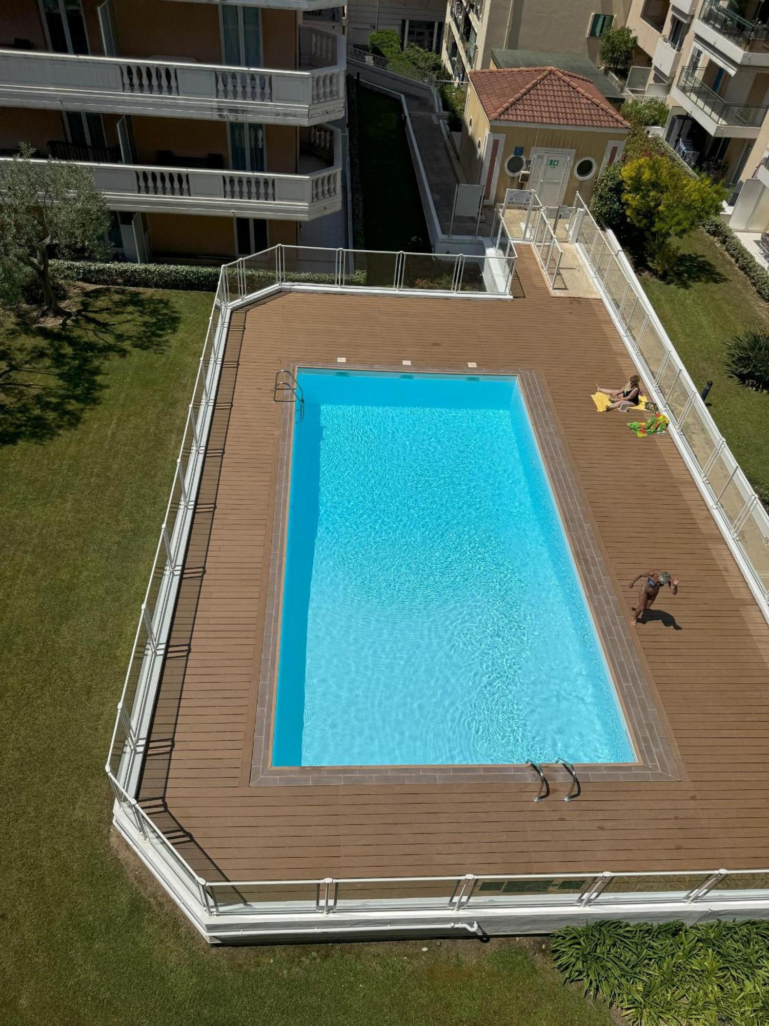 Appartement Elegant With Sea View And Swimming Pool Nice